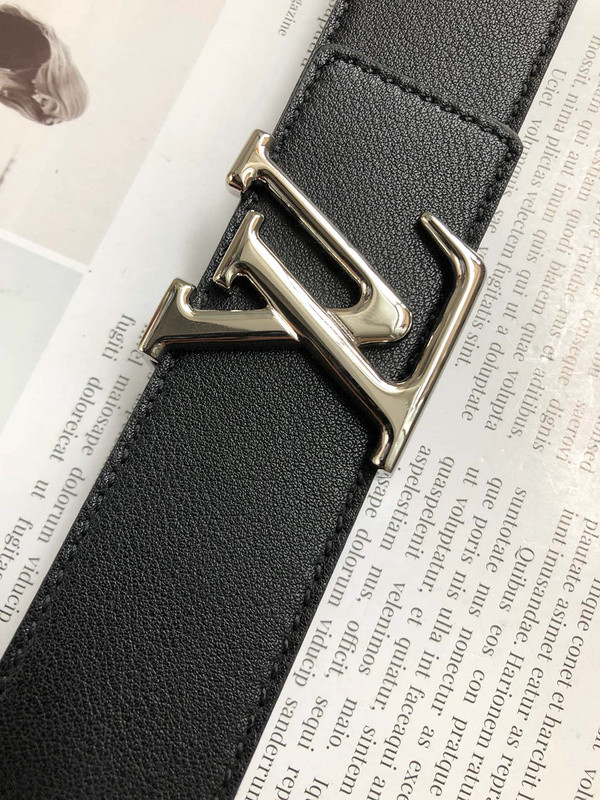 l**is V*t*n new wave 35mm belt m0078u