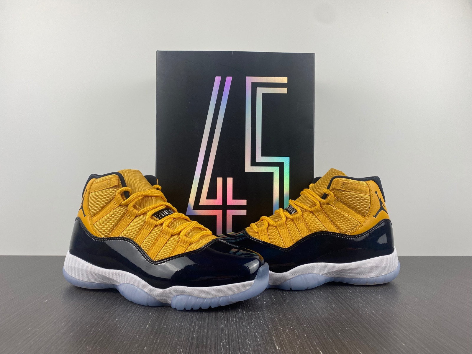 air jordan 11 retro black yellow white ct8012-118