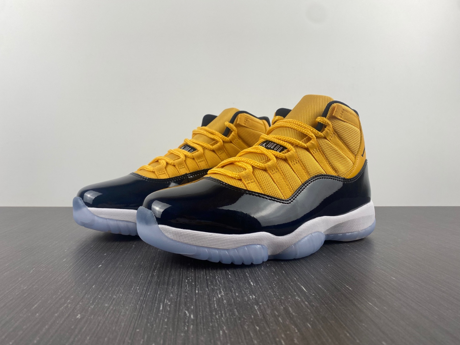 air jordan 11 retro black yellow white ct8012-118