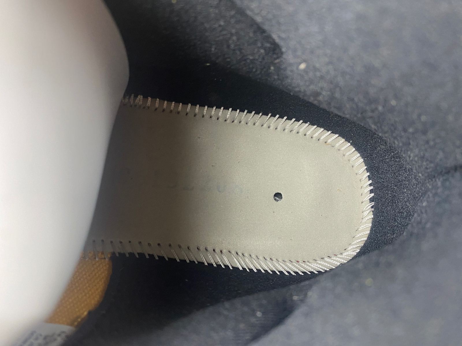 air jordan 11 retro black yellow white ct8012-118