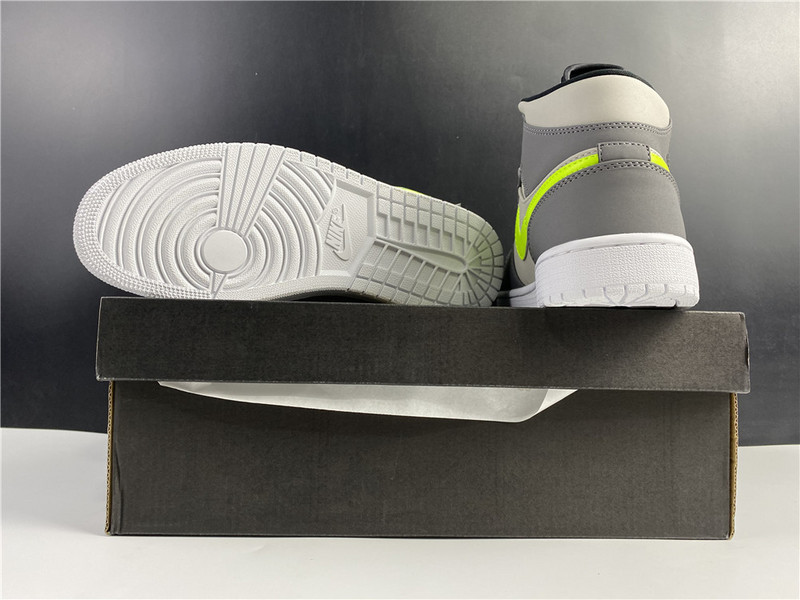 jordan 1 mid gunsmoke volt 554724-072