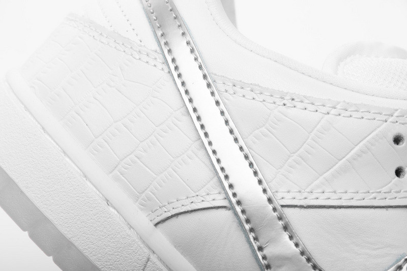 nike sb dunk low di*m*nd S*pply co white di*m*nd bv1310-100