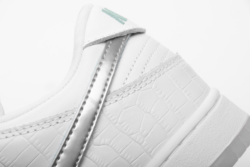 nike sb dunk low di*m*nd S*pply co white di*m*nd bv1310-100