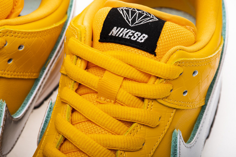 nike dunk low pro og qs canary yellow bv1310-700