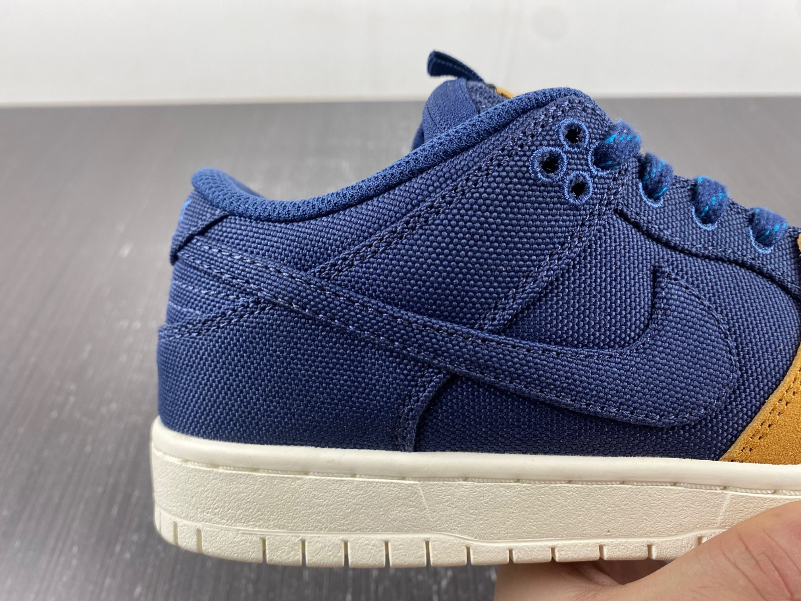 nike sb dunk low "midnight navy/ochre" dx6775-400