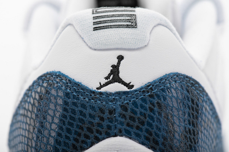 air jordan 11 low blue snakeskin cd6846-102