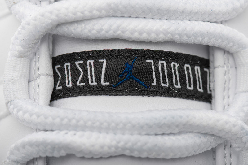 air jordan 11 low blue snakeskin cd6846-102