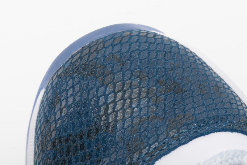 air jordan 11 low blue snakeskin cd6846-102