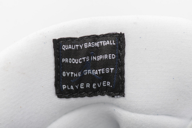 air jordan 11 low blue snakeskin cd6846-102