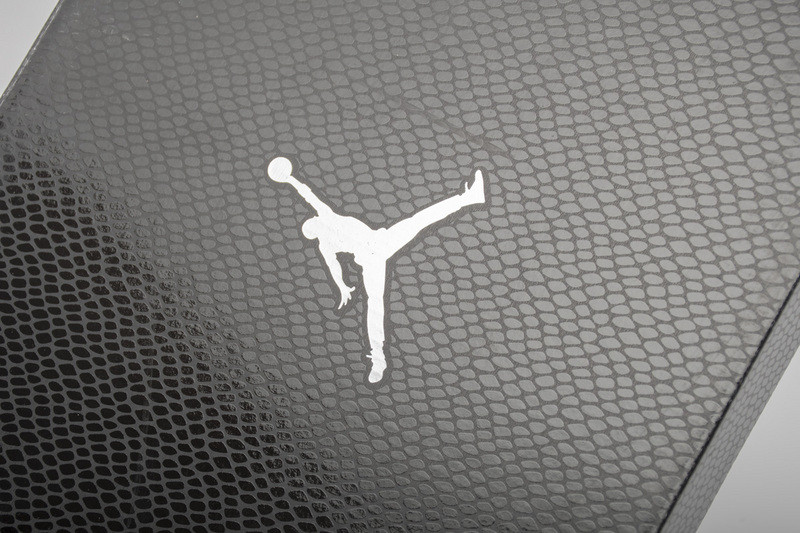 air jordan 11 low blue snakeskin cd6846-102