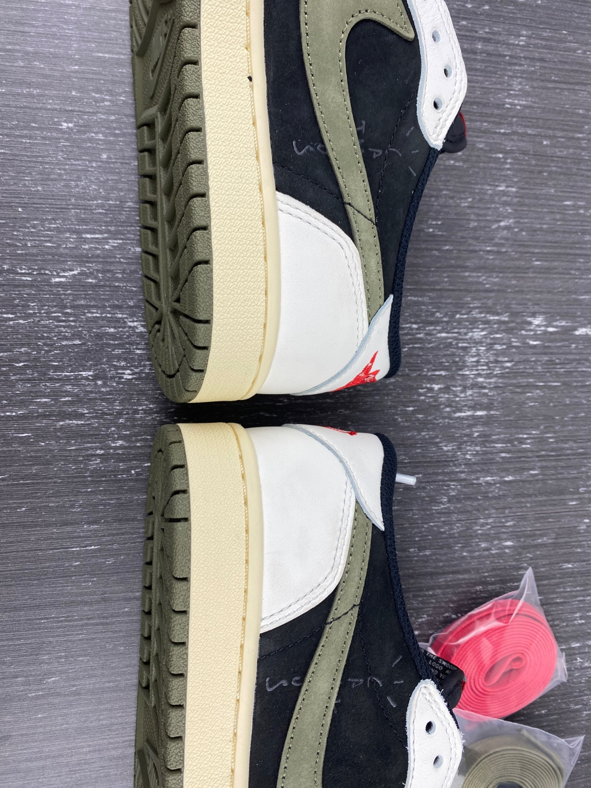 travis scott x air jordan 1 low og olive dz4137-106