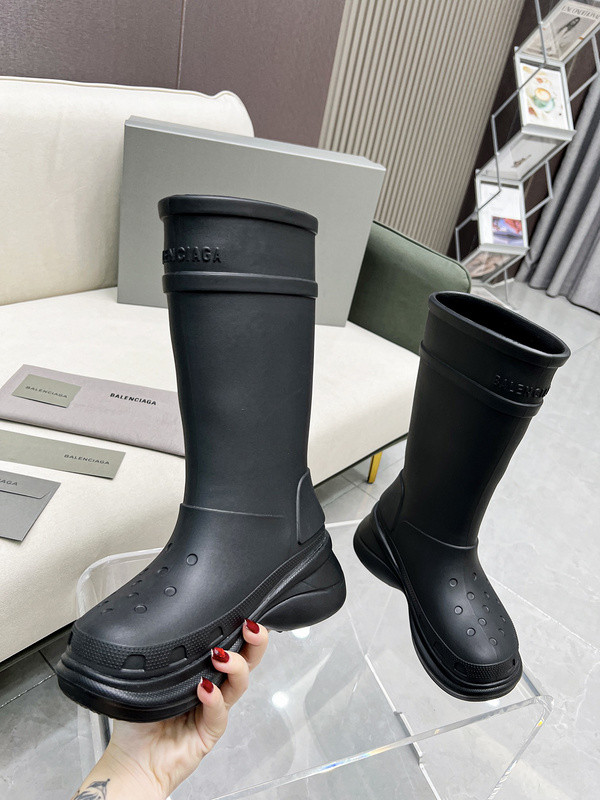 Ba*len*cia*ga croc rubber rain boots black