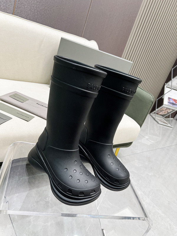 Ba*len*cia*ga croc rubber rain boots black