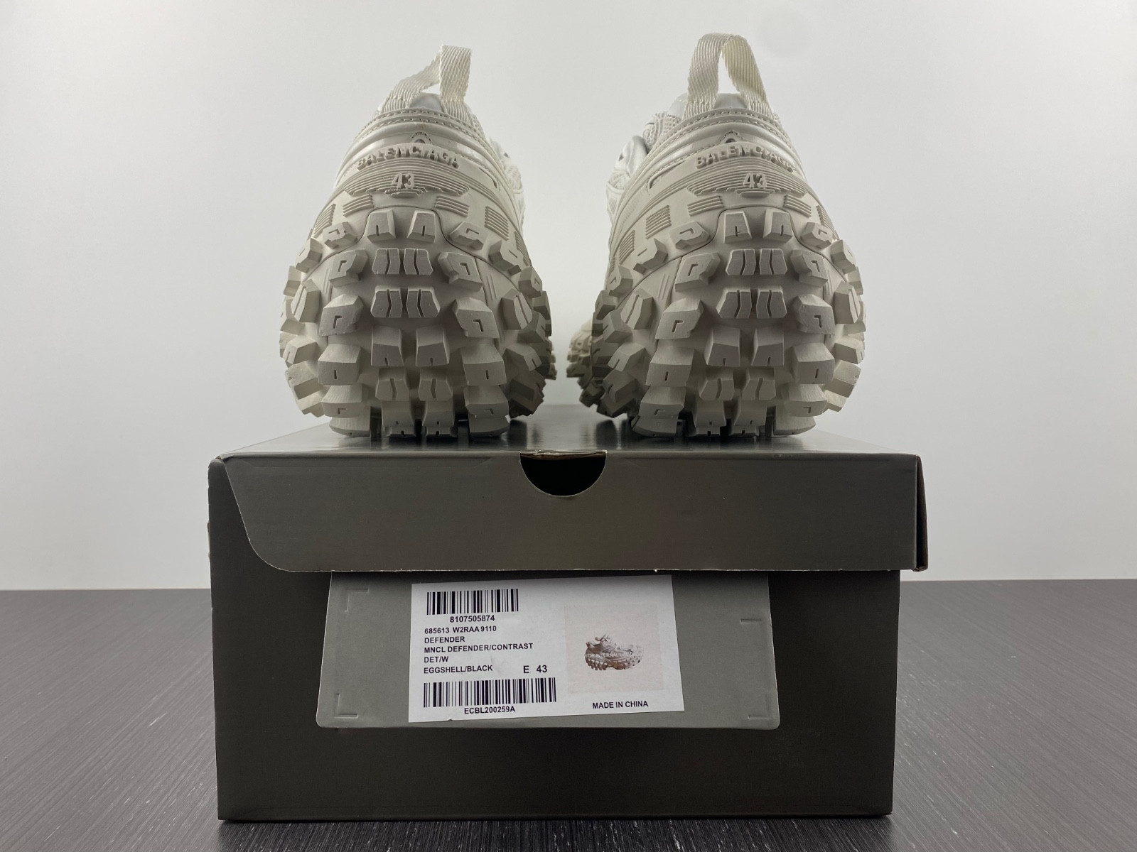 Ba*len*cia*ga defender sneaker