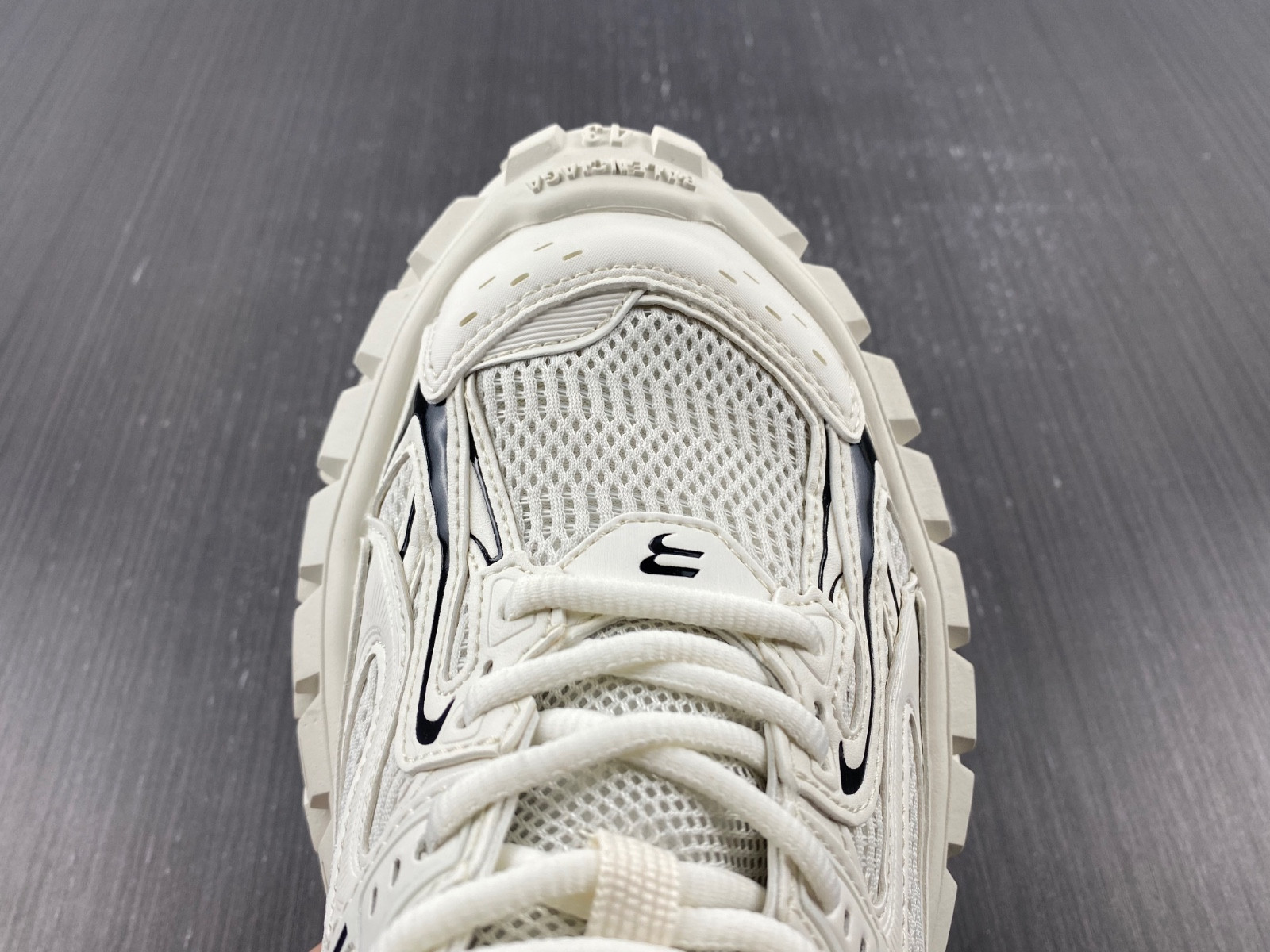 Ba*len*cia*ga defender sneaker