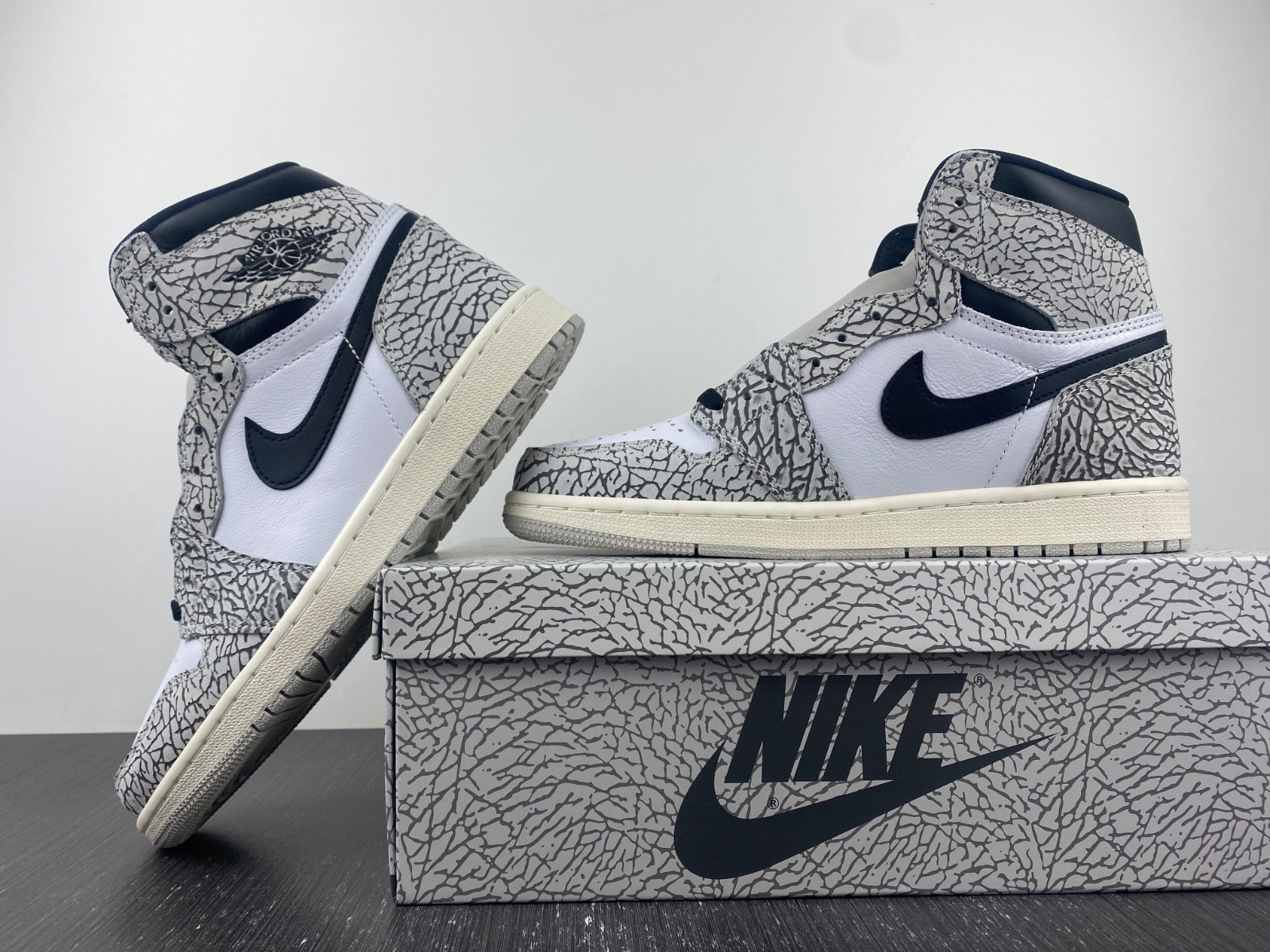 air jordan 1 white cement dz5485-052