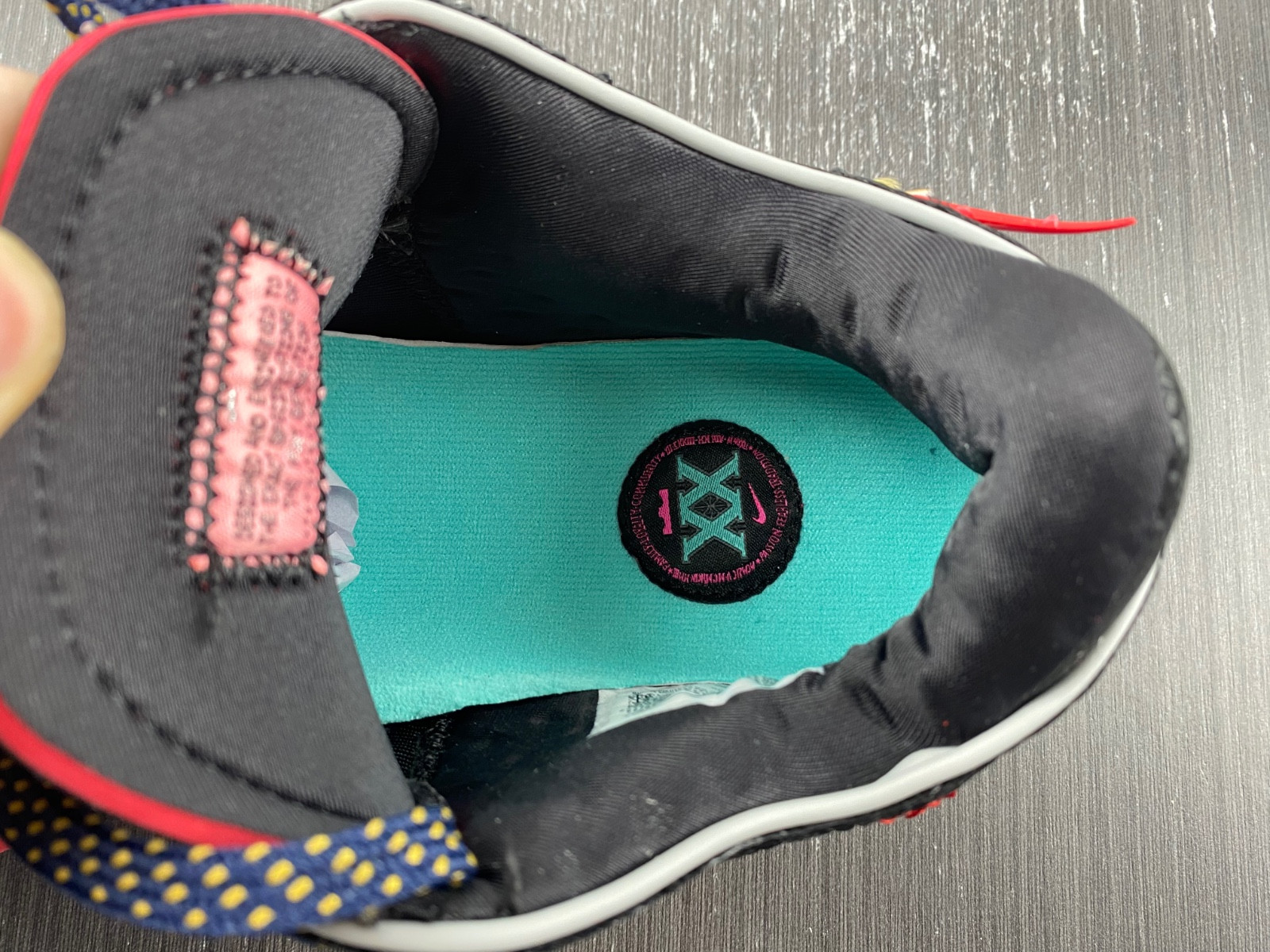 nike lebron 20 miami heat dj5422-001