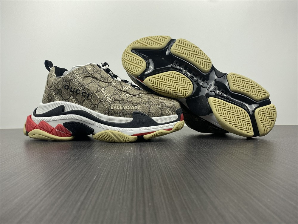 Ba*len*cia*ga triple s g*u*i sneaker