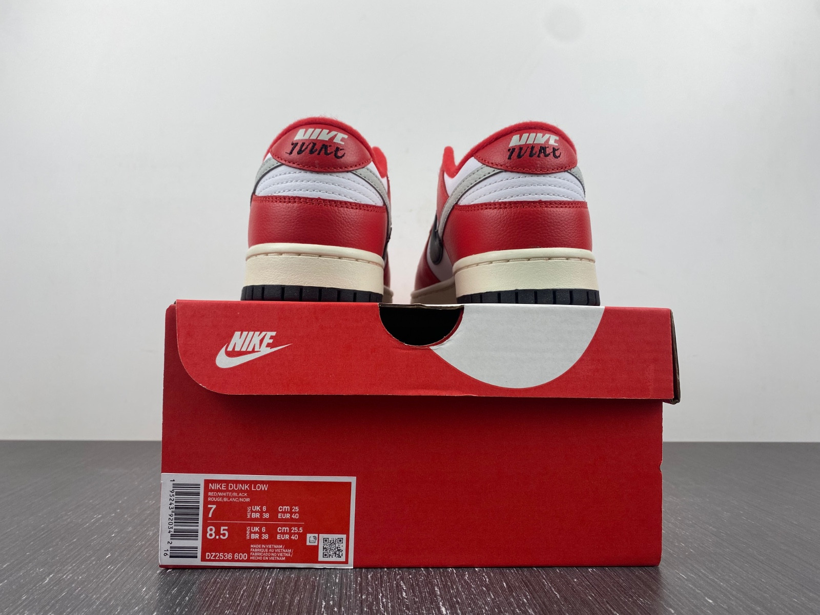 nike dunk low chicago split dz2536-600