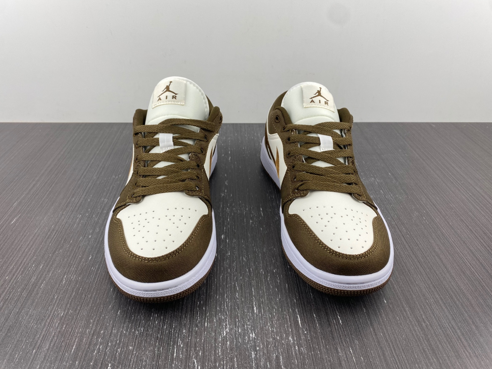 jordan 1 low se light olive (w) - dv0426-301