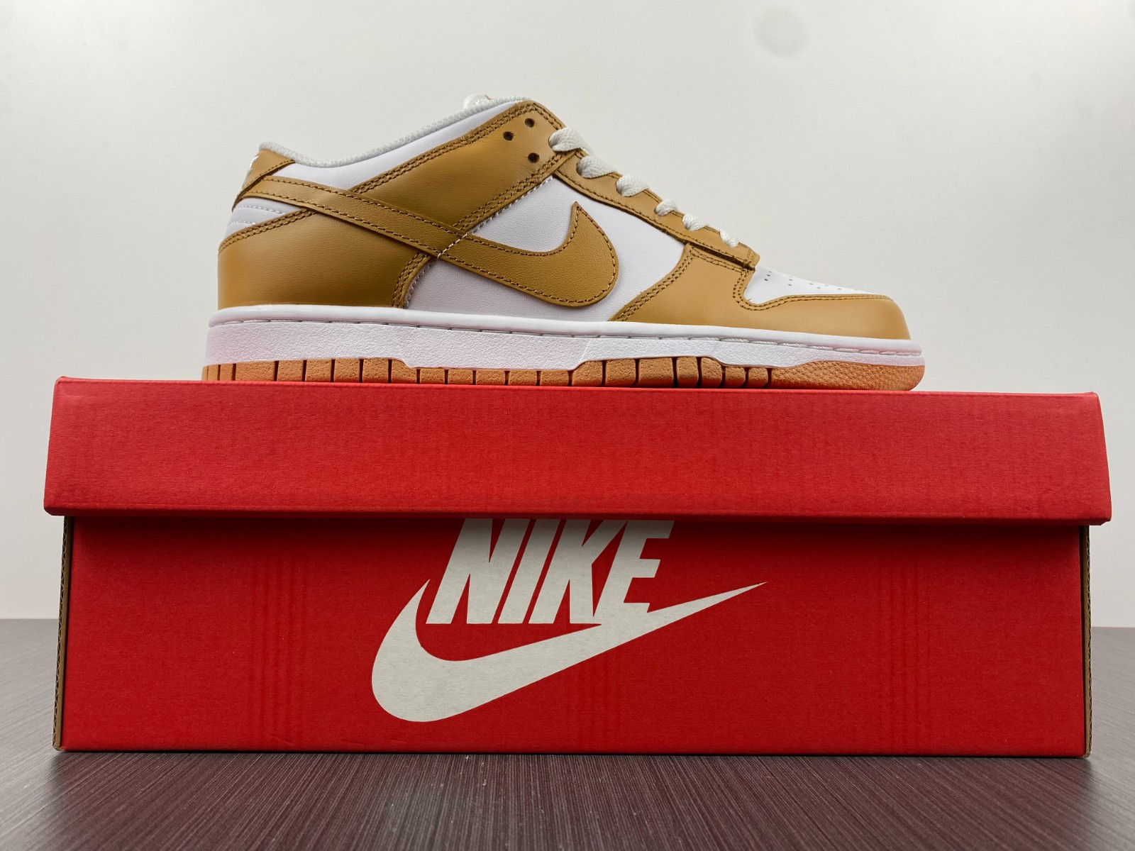 nike dunk low "harvest moon" dd1503-114