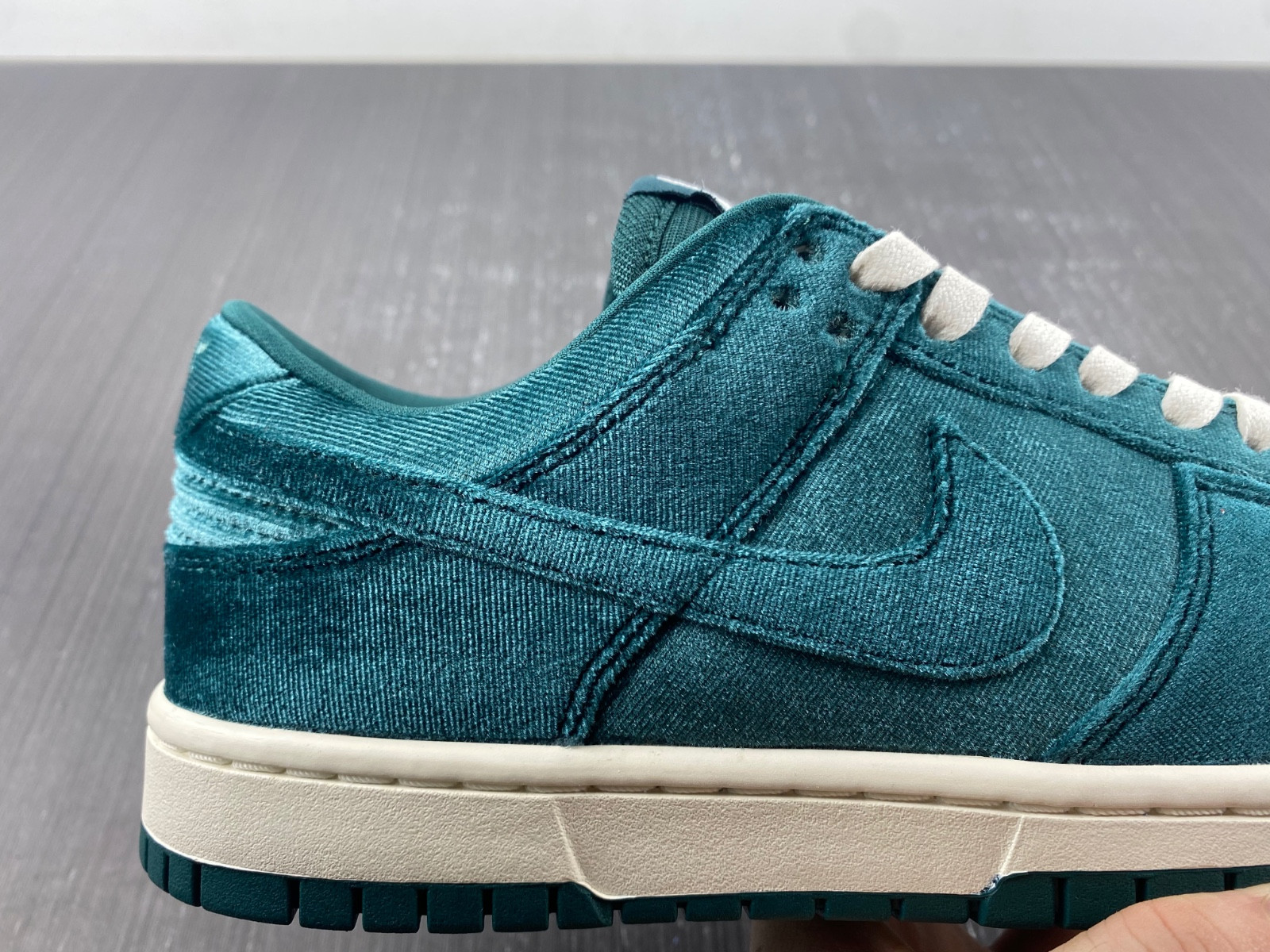nike dunk low green velvet (w) - dz5224-300