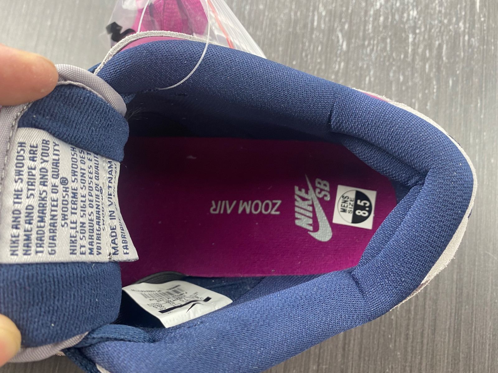 nike sb dunk low atmosphere grey true berry bq6817-001