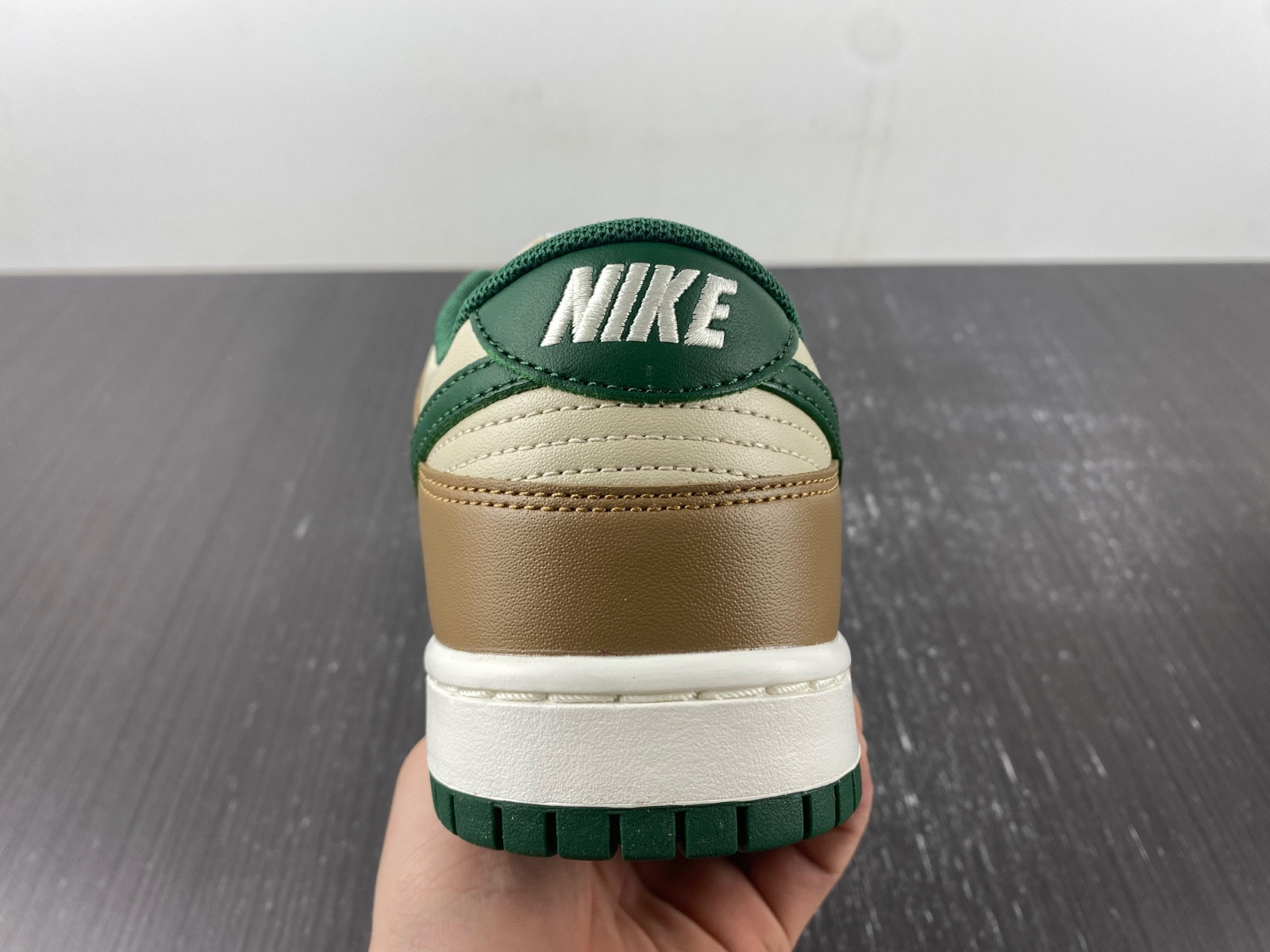 nike dunk low retro rattan gorge gree fb7160-231