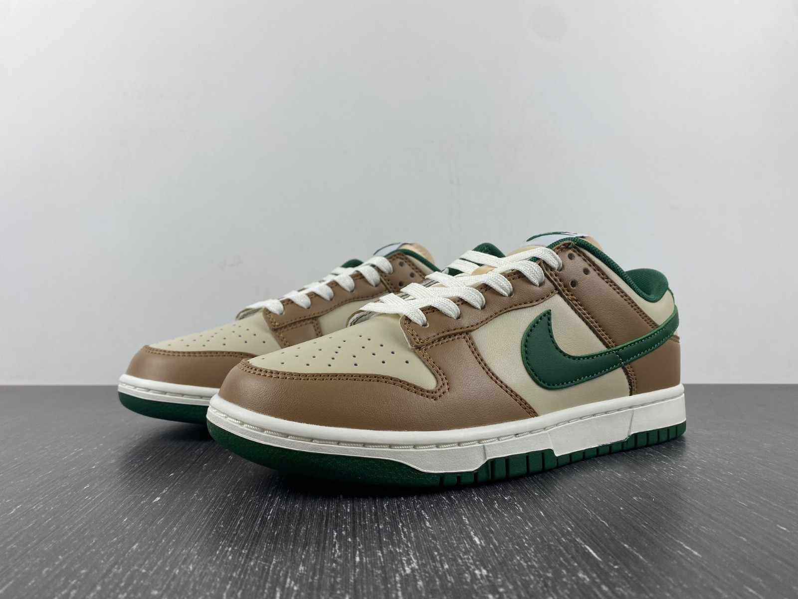 nike dunk low retro rattan gorge gree fb7160-231