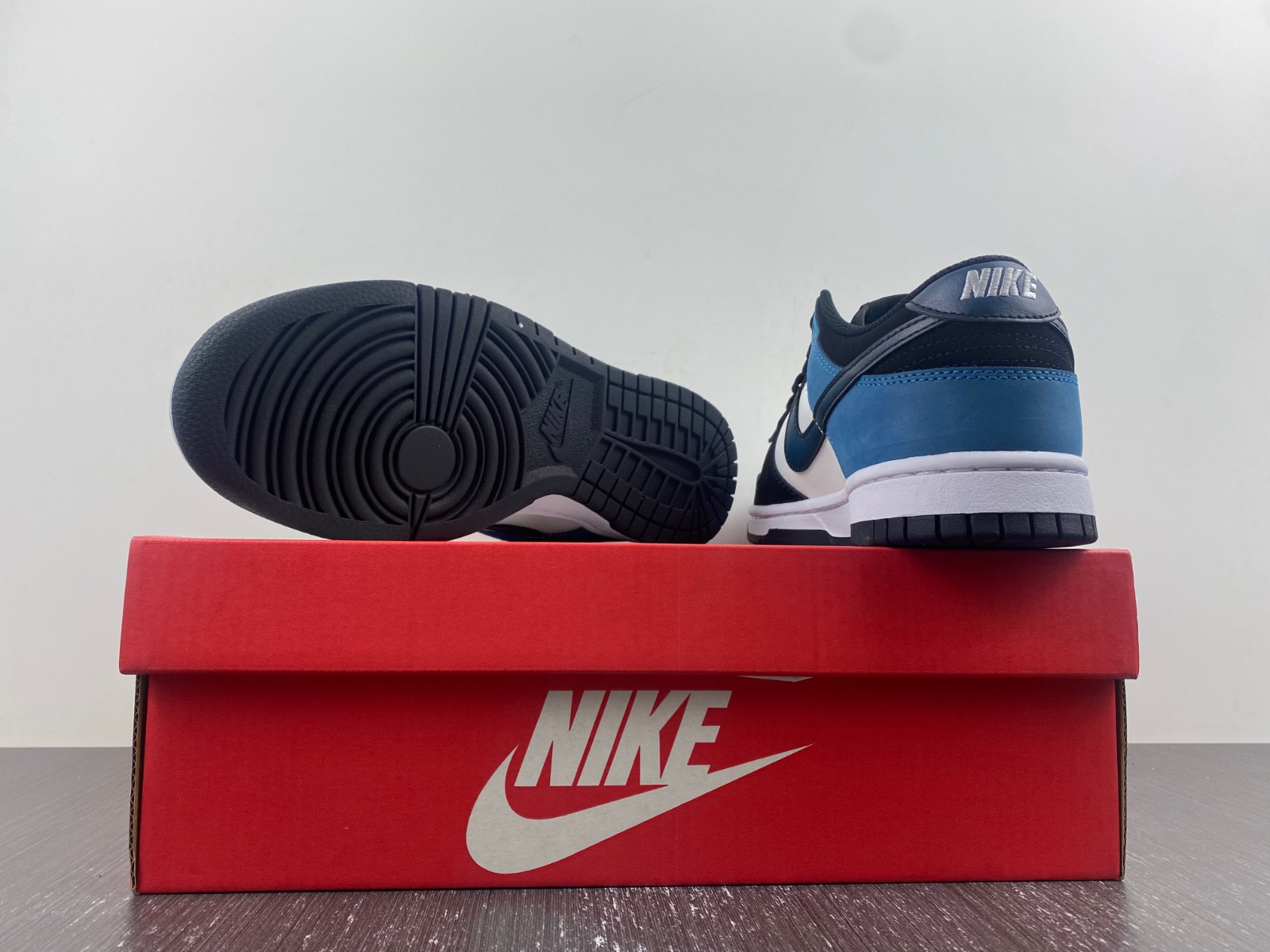 nike dunk low "black/teal" fd6923-100