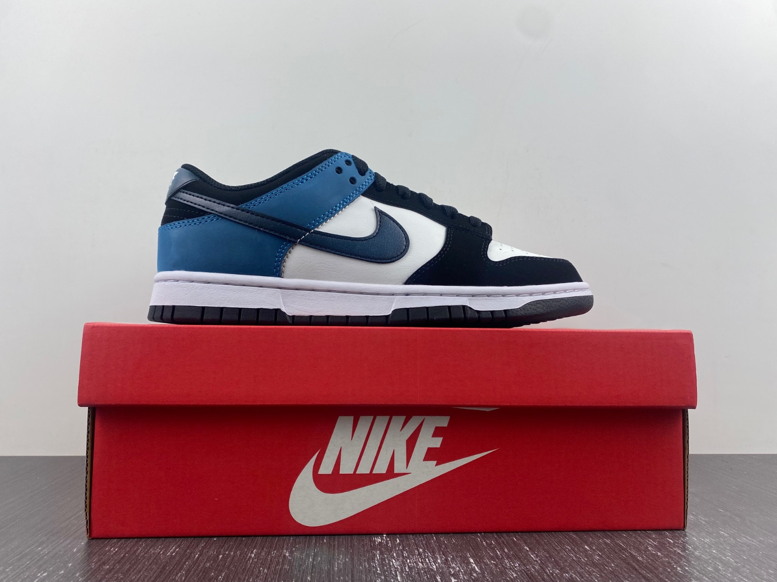 nike dunk low "black/teal" fd6923-100