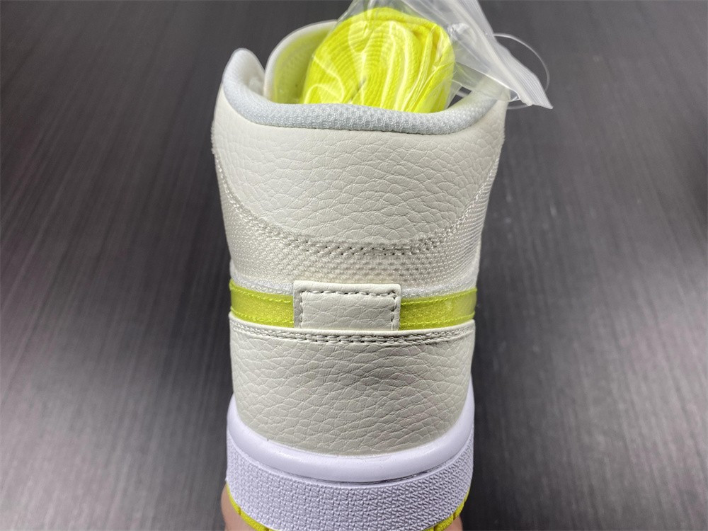 jordan 1 mid se voltage yellow (w) - db2822-107