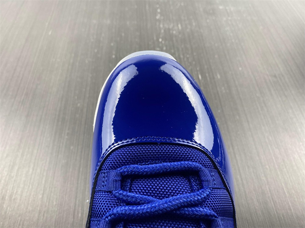 air jordan 11 retro navy blu at7