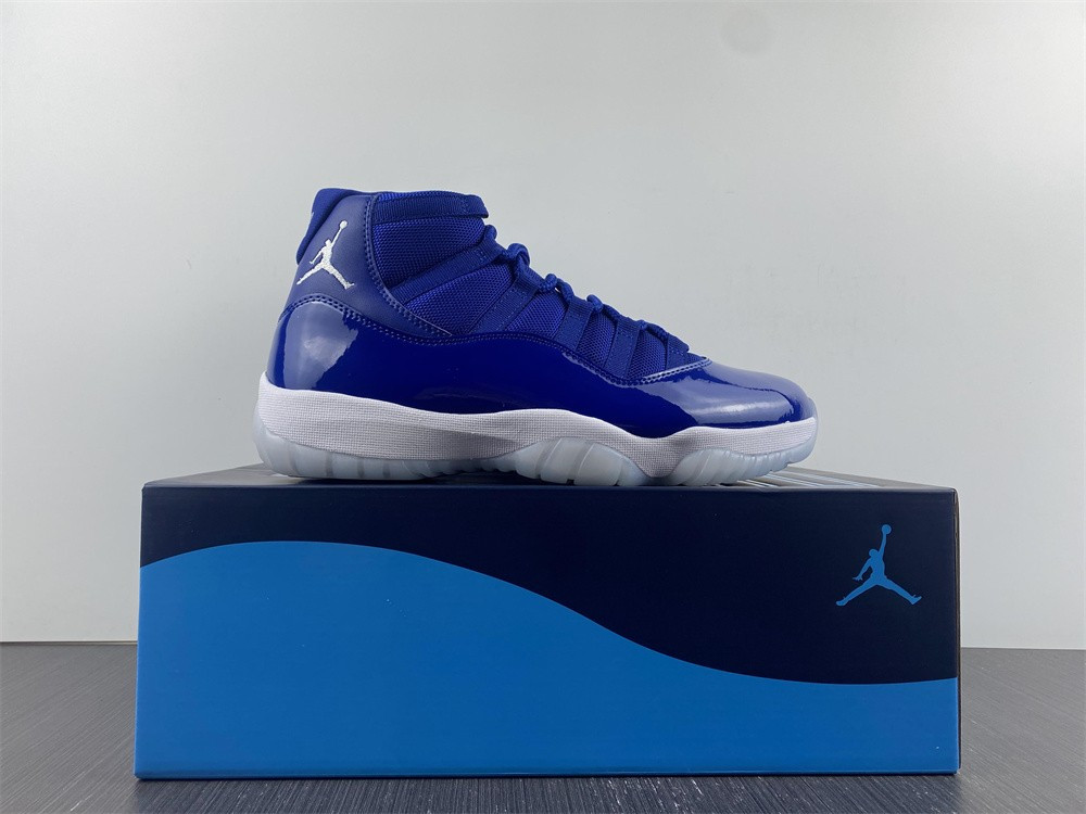 air jordan 11 retro navy blu at7