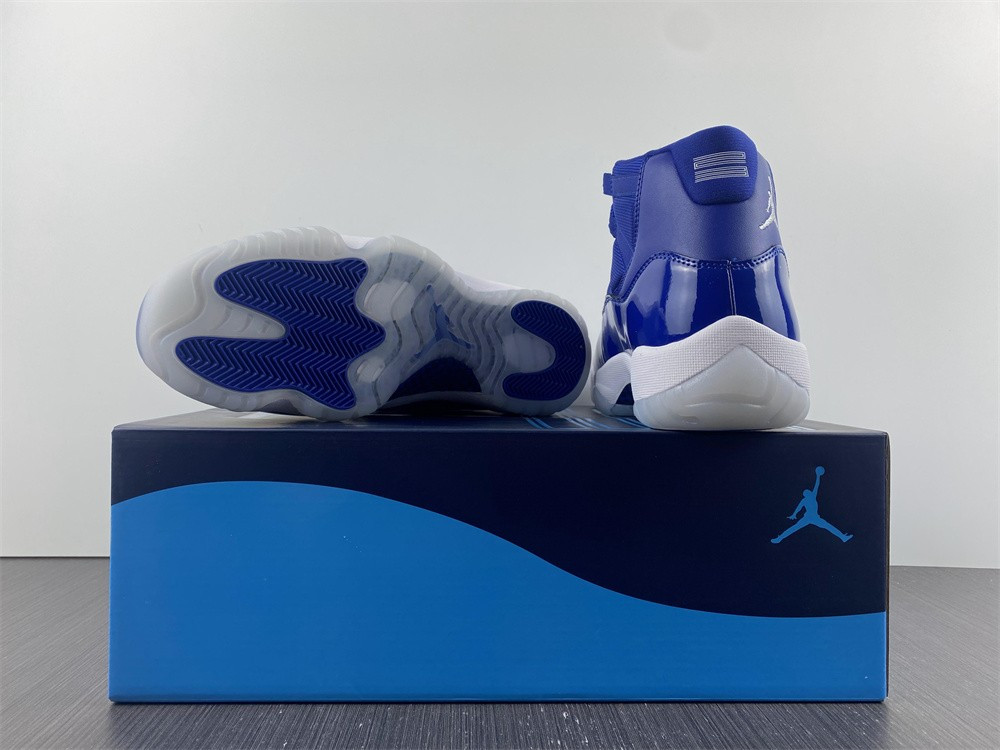 air jordan 11 retro navy blu at7
