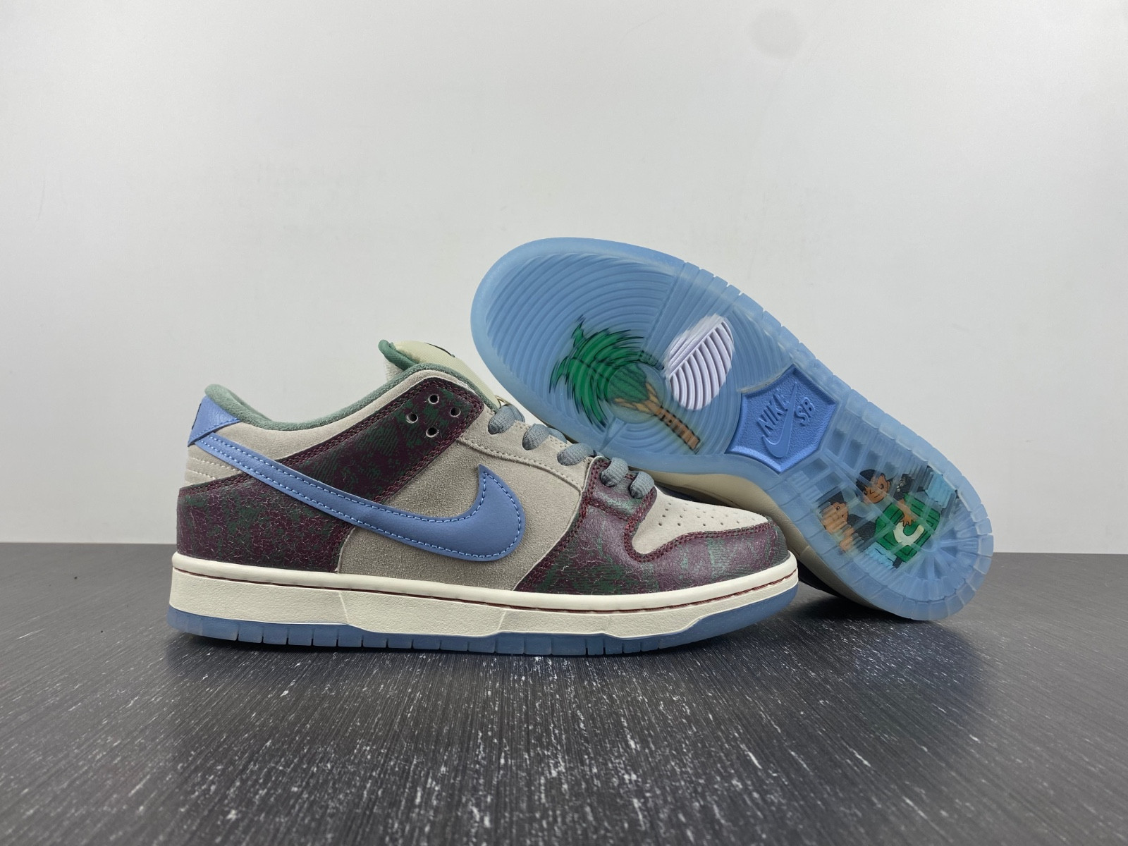 crenshaw skate club x nike sb dunk low fn4193-100