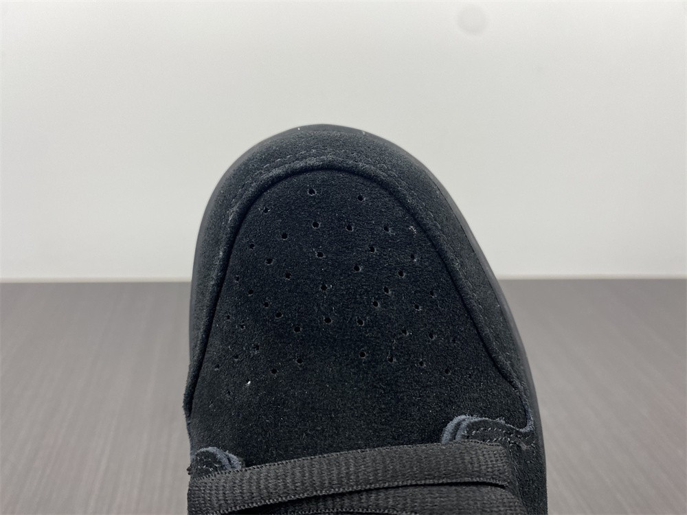 nike sb turns back the clock and reveals a dunk low "fog" colorway bo6817-010