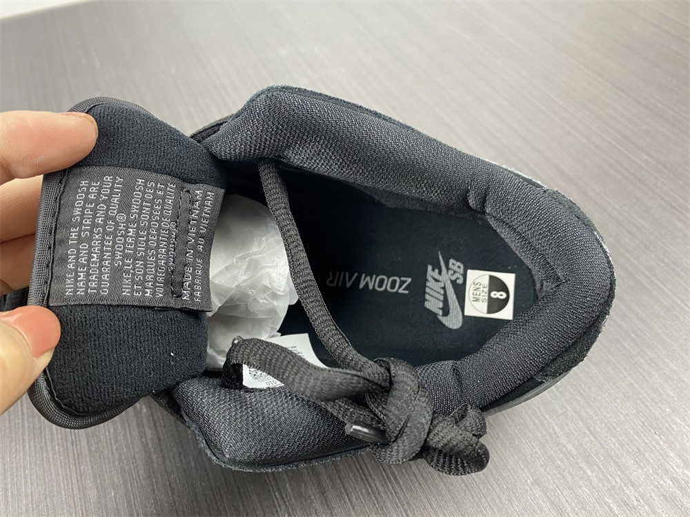 nike sb turns back the clock and reveals a dunk low "fog" colorway bo6817-010