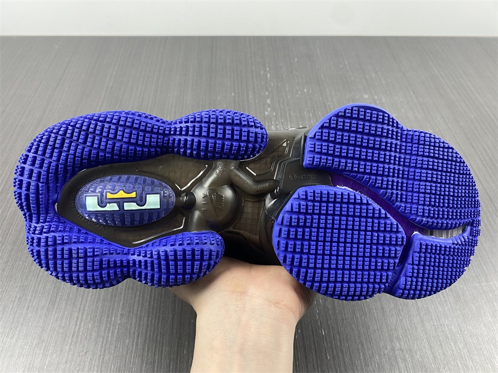 nike lebron 19 hardwood classic dc9340-002