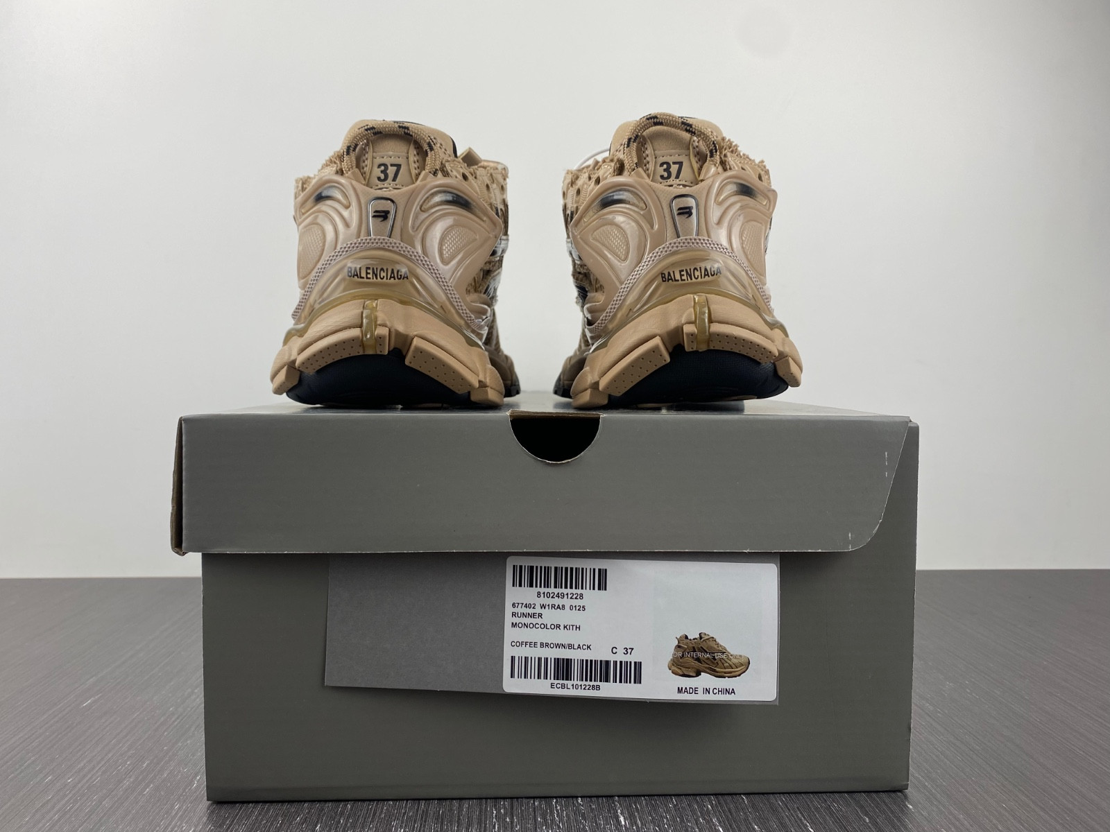 Ba*len*cia*ga runner sneaker