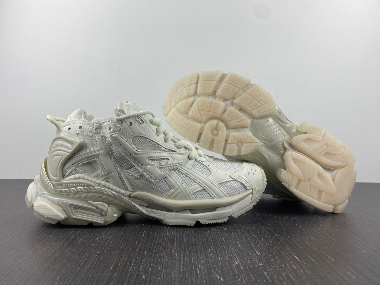 Ba*len*cia*ga runner sneaker