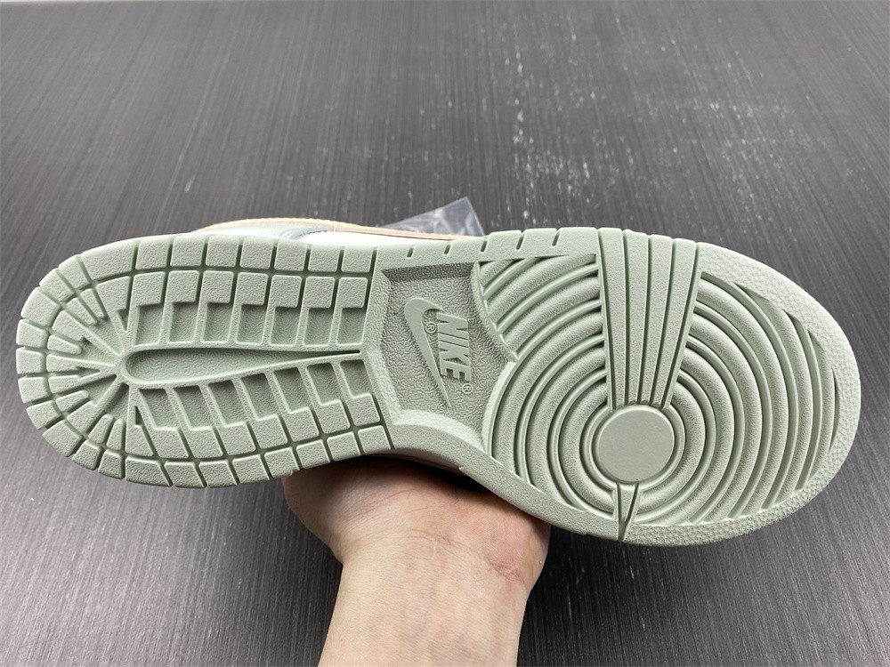 nike dunk low barely green (w) - dd1503-104