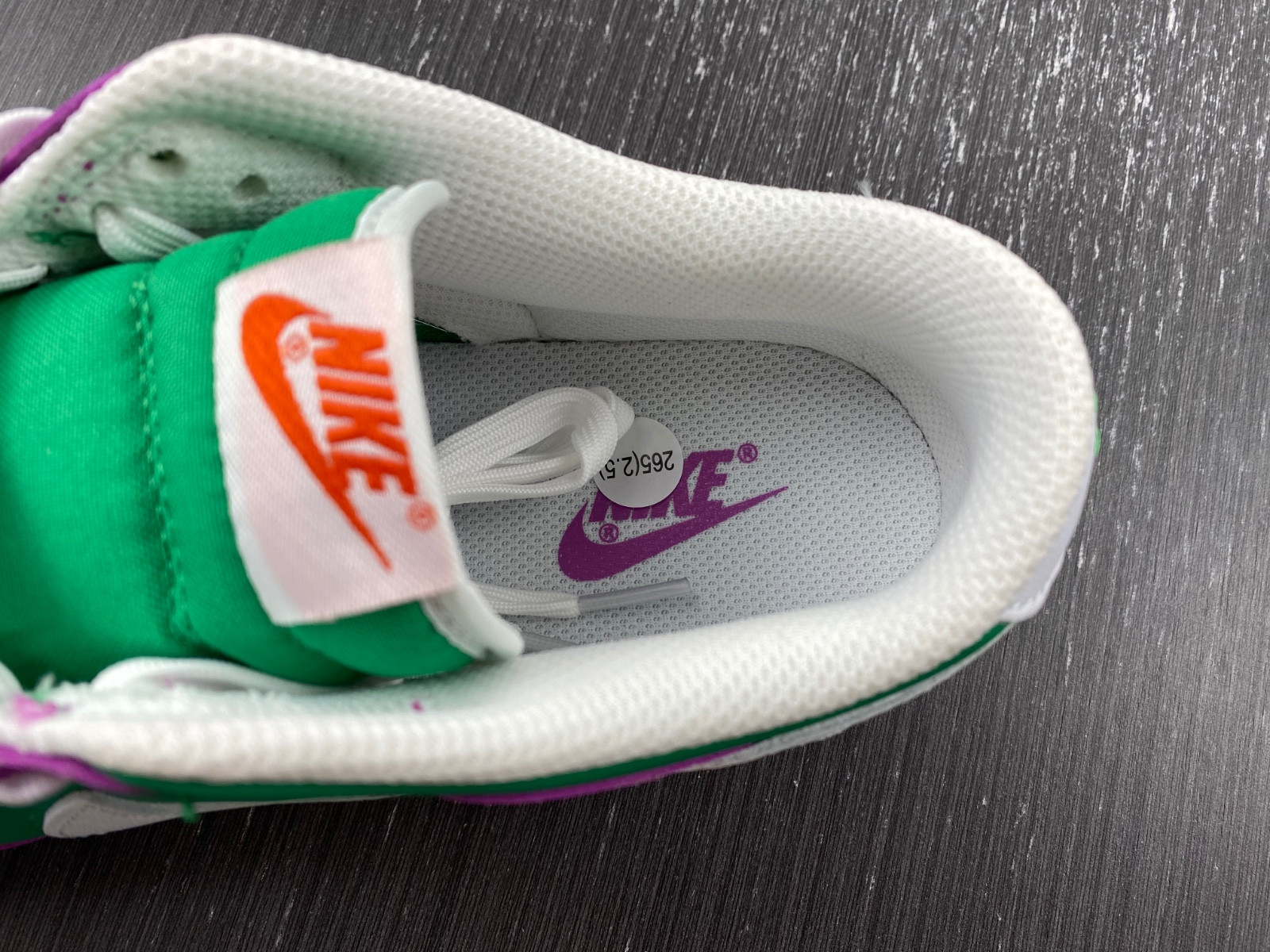 nike dunk low stadium green fuchsia (women