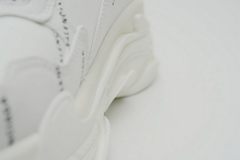 Ba*len*cia*ga triple s