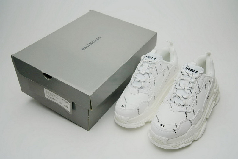 Ba*len*cia*ga triple s