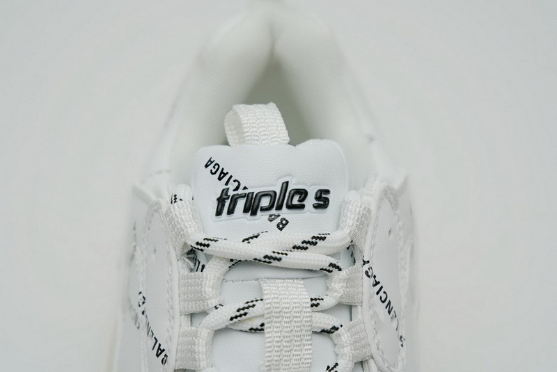 Ba*len*cia*ga triple s