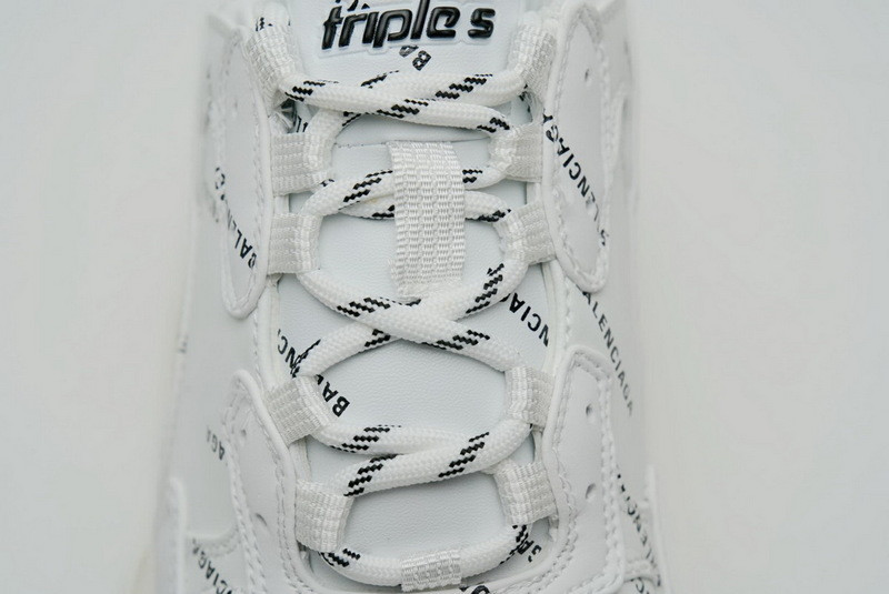 Ba*len*cia*ga triple s