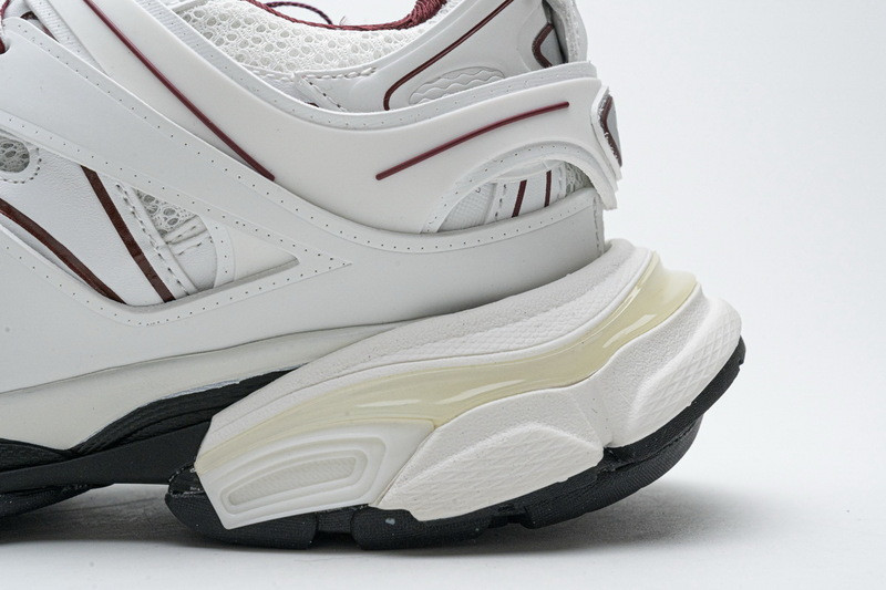 Ba*len*cia*ga track white with red line