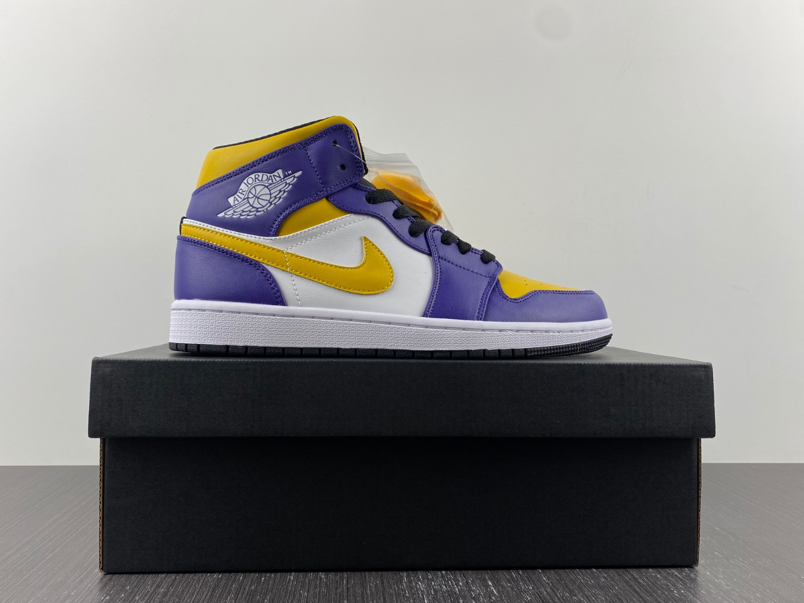 jordan 1 mid lakers (2022) - dq8426-517