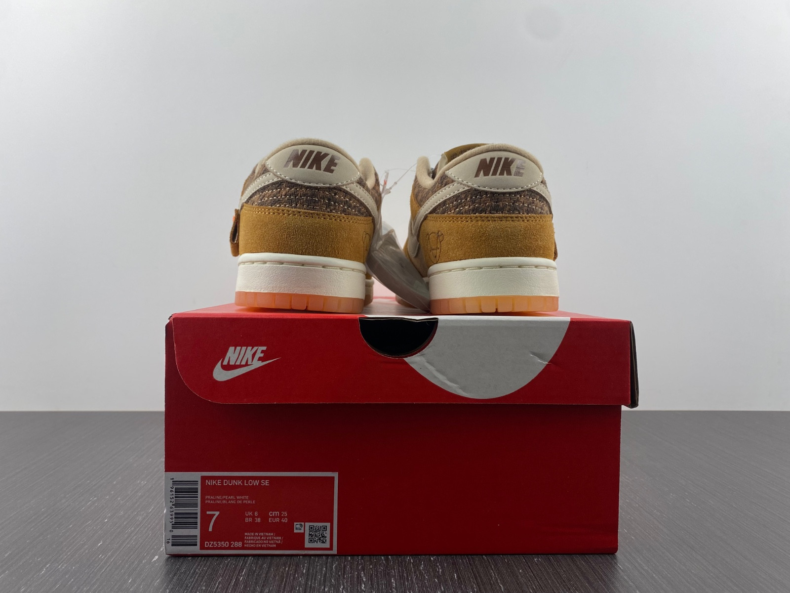 nike dunk low se teddy bear parline dz5350-288
